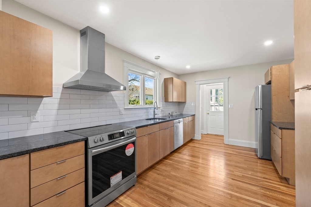 18-20-20 Holden Rd in Belmont, MA - Foto de edificio