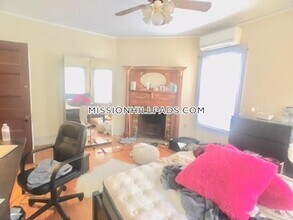 67 Hillside St-Unit -1 in Boston, MA - Building Photo - Building Photo