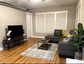 217 Des Plaines Ave in Forest Park, IL - Building Photo - Building Photo