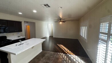 5419 Woodard Ridge Dr in Bakersfield, CA - Building Photo - Building Photo