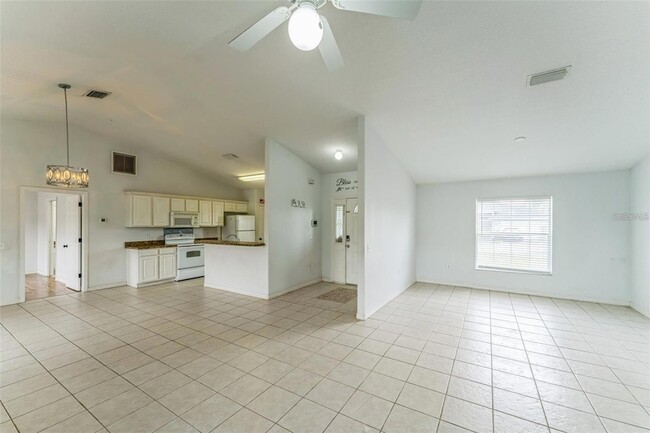 205 Golf Aire Blvd, Unit 307 in Haines City, FL - Building Photo - Building Photo