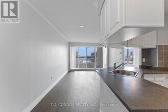909 Bay St. in Toronto, ON - Building Photo - Building Photo