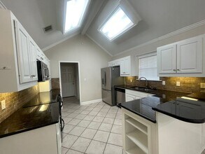 1034 Azalea Garden Dr in Shreveport, LA - Building Photo - Building Photo