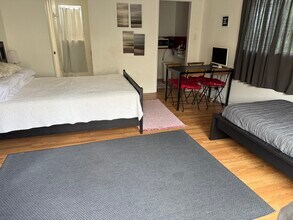 11917 Orizaba Ave, Unit Garden Bungalow in Downey, CA - Building Photo - Building Photo