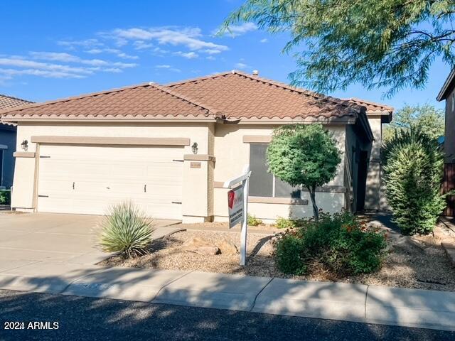 40618 N Apollo Way in New River, AZ - Building Photo