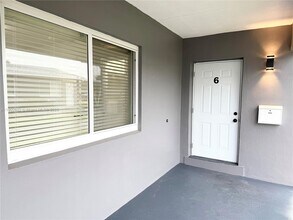 2213 Madison St in Hollywood, FL - Foto de edificio - Building Photo