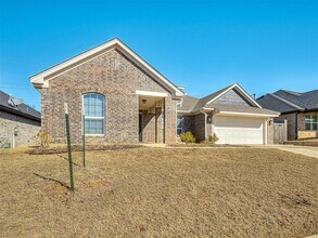 1617 SW 157th St in Oklahoma City, OK - Foto de edificio - Building Photo