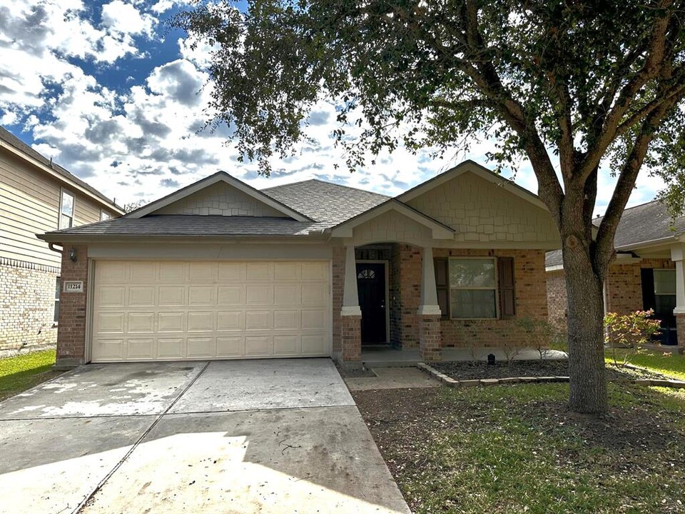 11214 Overland Trail Dr in Richmond, TX - Building Photo