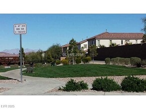 680 Sumatra Pl in Henderson, NV - Building Photo - Building Photo
