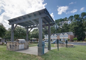 Aurora in Charlotte, NC - Building Photo