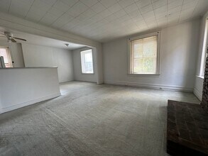 213 S Aiken Ave in Pittsburgh, PA - Foto de edificio - Building Photo