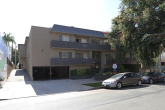 11818 Darlington Avenue in Los Angeles, CA - Building Photo - Primary Photo