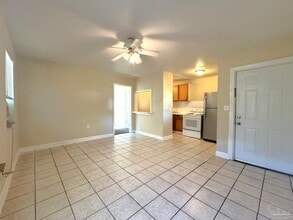 2 Ellis Dr in Pensacola, FL - Building Photo - Building Photo