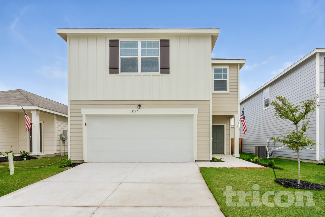 14645 Maple Ter in San Antonio, TX - Building Photo