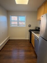 307 Ridge Rd, Unit First Floor in Wilmette, IL - Foto de edificio - Building Photo