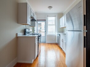 7371 N Damen Ave in Chicago, IL - Building Photo - Building Photo