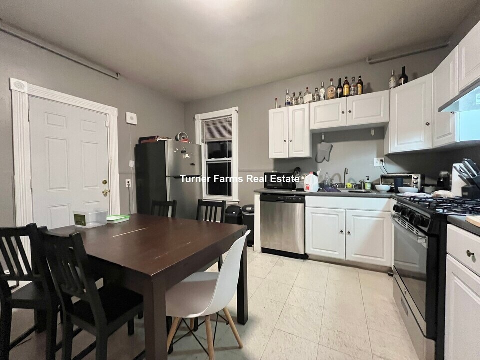 168 Hillside St, Unit 2 in Boston, MA - Building Photo