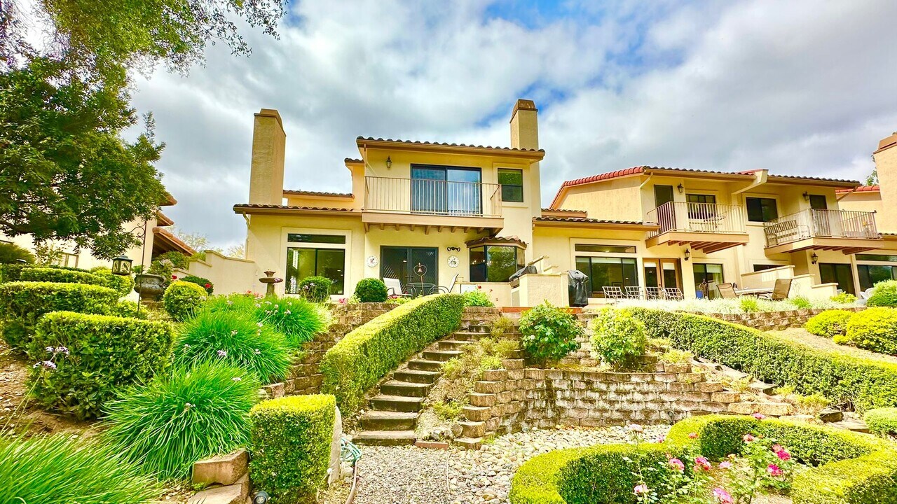 1718 Tecalote Dr in Fallbrook, CA - Building Photo