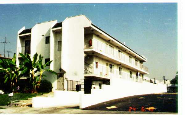 826 Wilcox Ave in Los Angeles, CA - Building Photo - Building Photo