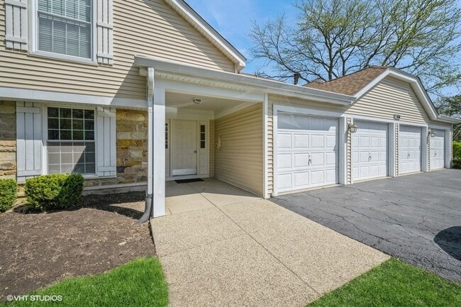 380 Newport Ln in Bartlett, IL - Building Photo - Building Photo