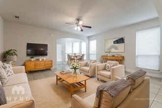 3301 Damsel Sauvage Ln, Unit 4129-203 in Lewisville, TX - Building Photo - Building Photo