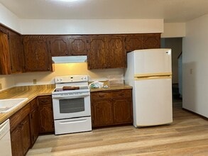 7952 Daniel Ct in Mount Pleasant, WI - Building Photo - Building Photo