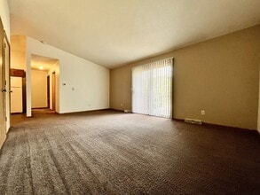 8590-8592 Wabasis Ave NE in Rockford, MI - Building Photo - Building Photo