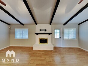 5727 Bogart Dr in San Antonio, TX - Foto de edificio - Building Photo