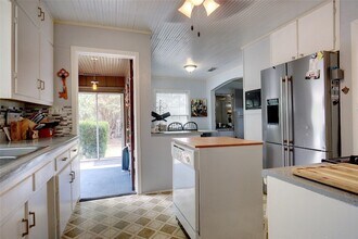 201 W Wall St in Grapevine, TX - Building Photo - Building Photo