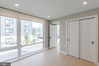 6604 Ridge Ave, Unit 305 in Philadelphia, PA - Building Photo - Building Photo