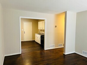 3041 North St in East Point, GA - Foto de edificio - Building Photo