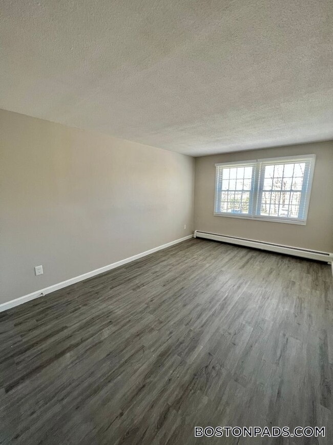 105 Ridgewood Ln