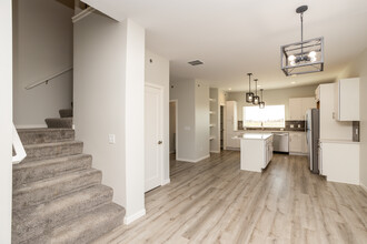 The Queue Townhomes in Sioux Falls, SD - Foto de edificio - Interior Photo