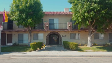 Summer Wind Apartments in Palmdale, CA - Building Photo - Building Photo