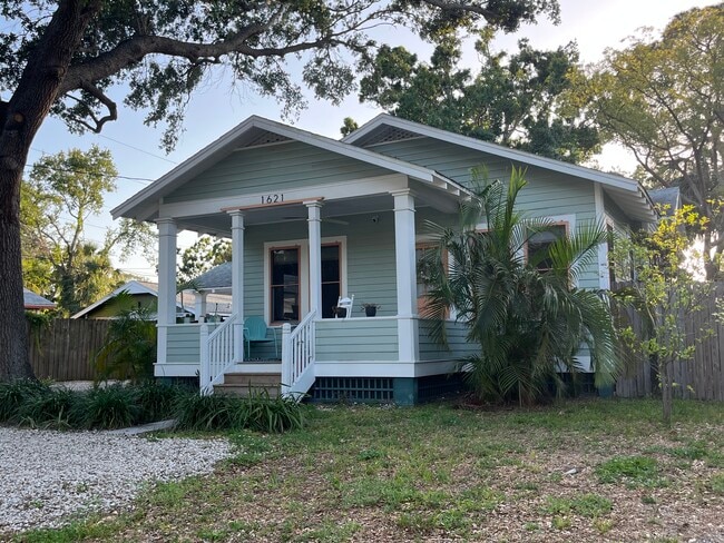 property at 1621 Cocoanut Ave