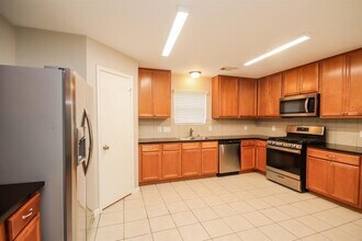 1806 Adobe Falls Dr in Spring, TX - Building Photo - Building Photo