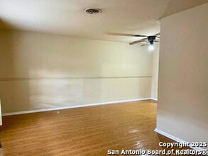 4539 Eisenhauer Rd in San Antonio, TX - Building Photo - Building Photo