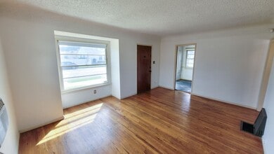 104 E Harding Ave in Montebello, CA - Building Photo - Building Photo