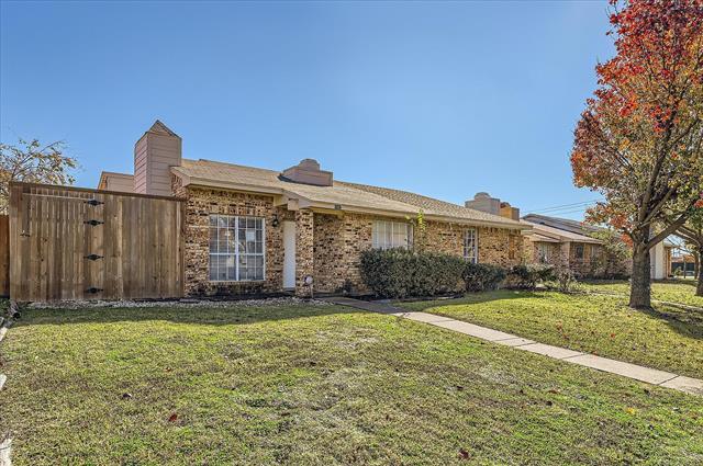 1542 Butterfield Dr in Mesquite, TX - Building Photo