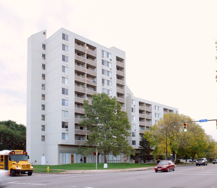 St. Simon's Terrace in Rochester, NY - Foto de edificio