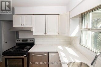 32 Wistow St in London, ON - Building Photo - Building Photo