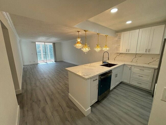 5961 NW 2nd Ave, Unit 312 in Boca Raton, FL - Building Photo - Building Photo
