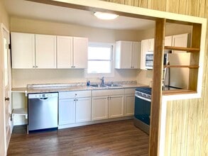 703 W Ollie St in Llano, TX - Building Photo - Building Photo