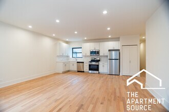 652 W Gordon Ter, Unit 1 in Chicago, IL - Building Photo - Building Photo
