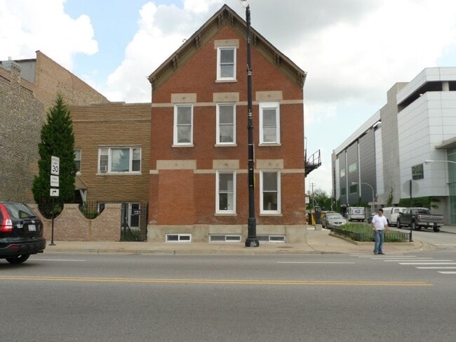 1538 W North Ave, Unit 2