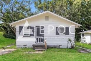 912 Richland St in High Point, NC - Building Photo