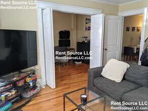 18 Cherry St in Somerville, MA - Building Photo - Building Photo