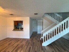 1617 Cypress Pointe Dr in Coral Springs, FL - Building Photo - Building Photo