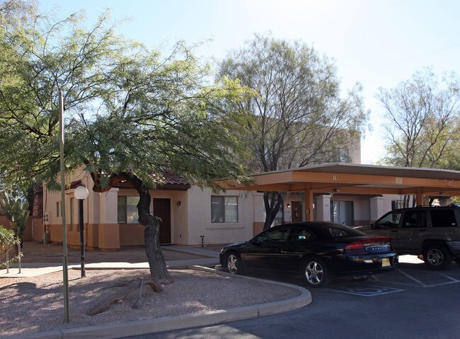 Buen Bia Townhomes in Tucson, AZ - Foto de edificio - Building Photo