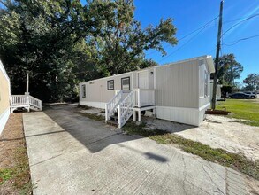 Colony Oaks Mobile Home Park in Savannah, GA - Foto de edificio - Building Photo